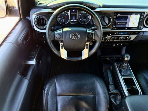 Used 2023 Toyota Tacoma Limited image 2