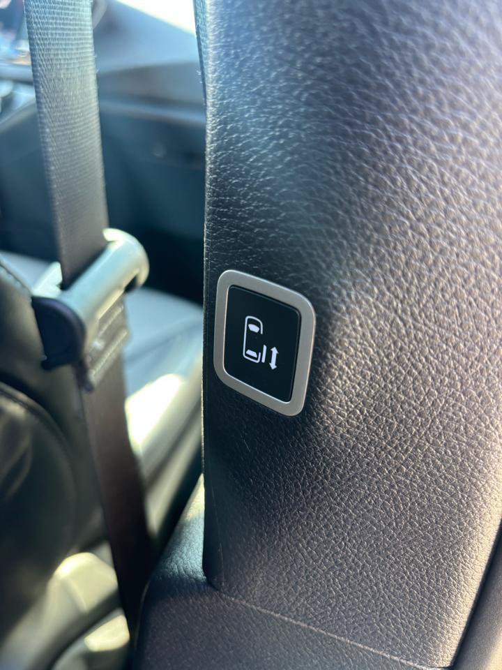 Used 2025 Chrysler Pacifica Select FWD image 29
