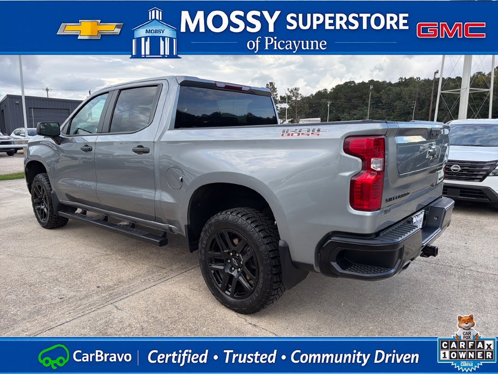Certified 2023 Chevrolet Silverado 1500 Custom Trail Boss w/ LPO, Dark Essentials Package AWD/4WD image 4
