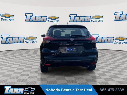 Used 2022 Nissan Kicks S FWD image 7