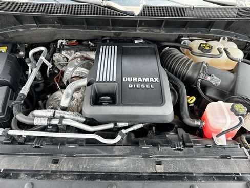 Used 2023 Chevrolet Silverado 1500 RST AWD/4WD image 26