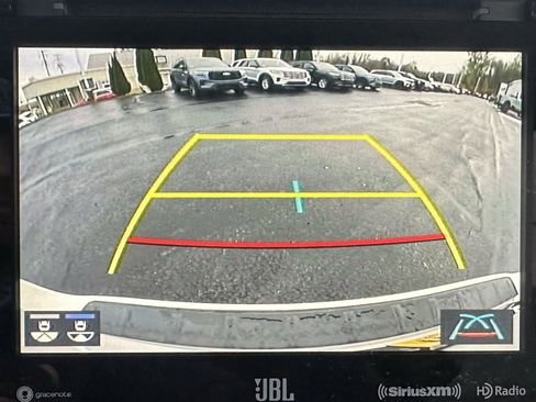 Used 2019 Toyota Sienna Limited image 31