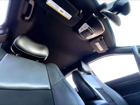 Used 2020 Jeep Grand Cherokee Altitude image 12