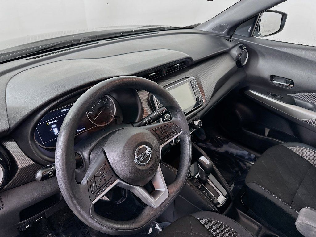 Used 2019 Nissan Kicks SV FWD image 14