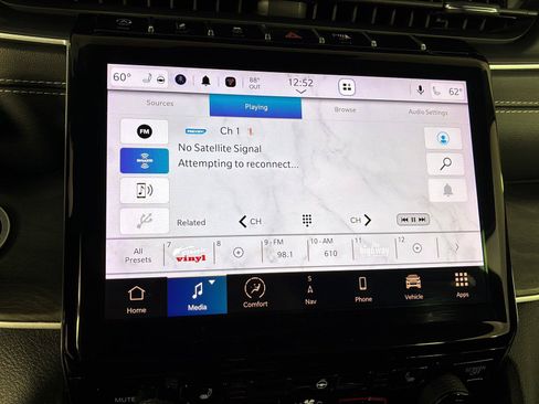 Used 2023 Jeep Grand Cherokee Limited w/ Trailer Tow Prep Group (B) AWD/4WD image 22