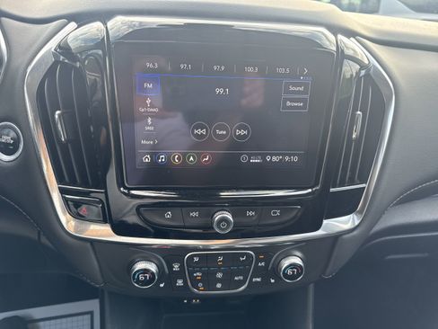 Used 2021 Chevrolet Traverse LT w/ LT Premium Package image 13
