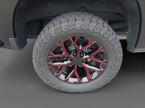 Used 2024 Chevrolet Silverado 1500 LTZ w/ Technology Package image 8