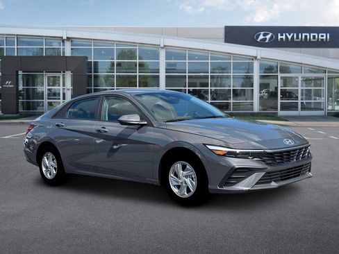 New 2026 Hyundai Elantra SE FWD image 10