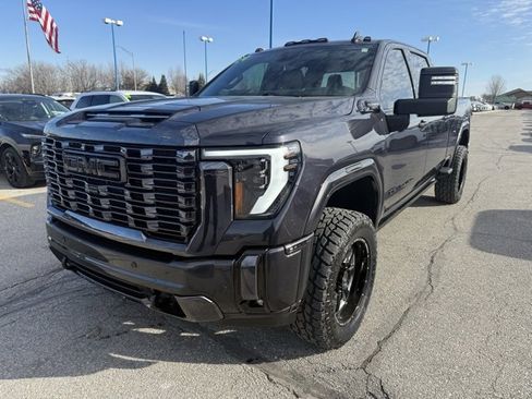 Used 2024 GMC Sierra 2500 Denali Ultimate image 8