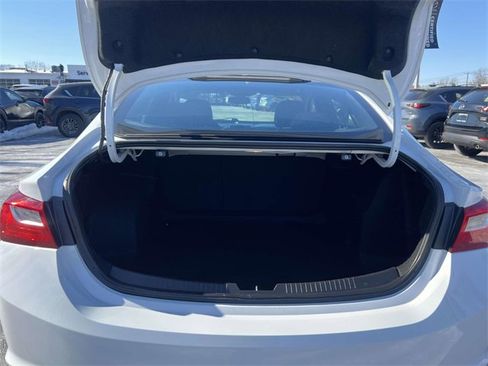 Used 2018 Chevrolet Malibu LT image 8