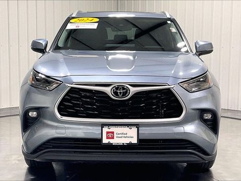 Certified 2024 Toyota Highlander XLE AWD/4WD image 2