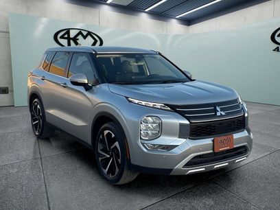 Used 2023 Mitsubishi Outlander SE