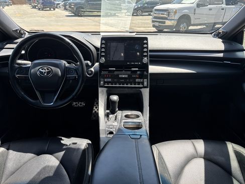 Used 2019 Toyota Avalon Touring FWD image 10