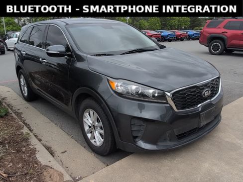 Used 2020 Kia Sorento AWD V6 image 2
