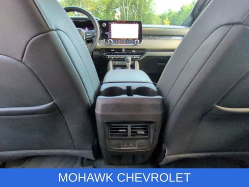 Used 2024 Chevrolet Colorado ZR2 w/ ZR2 Convenience Package III AWD/4WD image 22