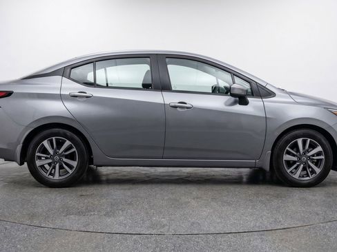 Used 2025 Nissan Versa SV FWD image 11