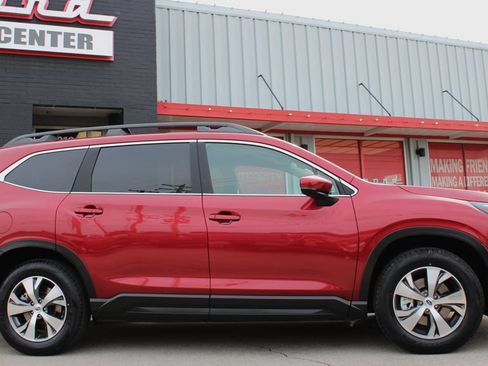 Used 2025 Subaru Ascent Premium AWD/4WD image 5
