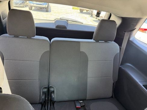 Used 2021 Chevrolet Traverse LT image 39