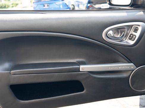 Used 2002 Aston Martin Vanquish image 15