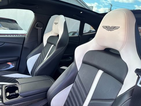 Used 2023 Aston Martin DBX 707 image 9