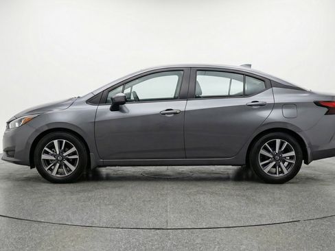Used 2025 Nissan Versa SV image 5