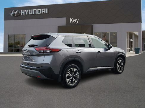 Used 2023 Nissan Rogue SV AWD/4WD image 4