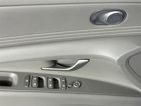 Certified 2024 Hyundai Elantra SEL w/ Convenience Package image 25