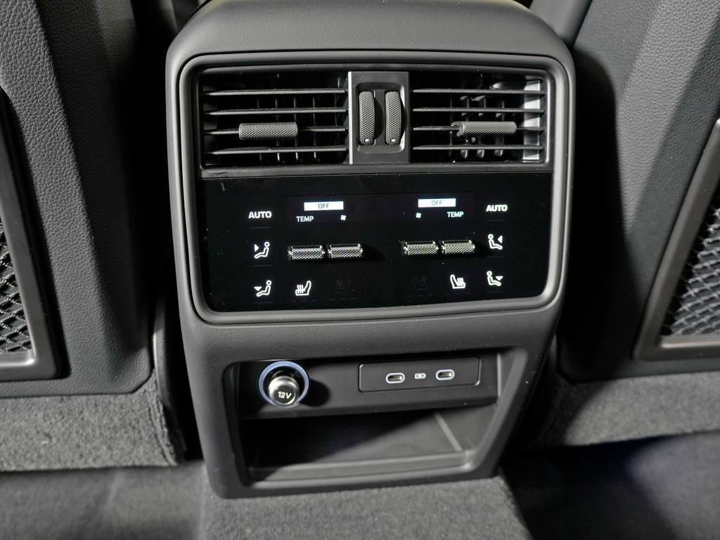 Certified 2026 Porsche Cayenne Coupe AWD/4WD image 36