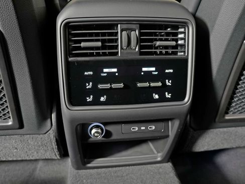 New 2026 Porsche Cayenne Coupe AWD/4WD image 36