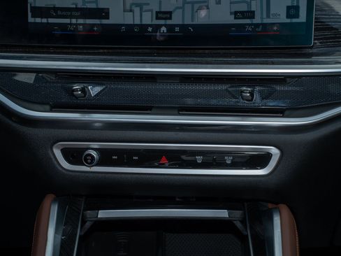 Used 2024 BMW X6 xDrive40i w/ Premium Package image 22