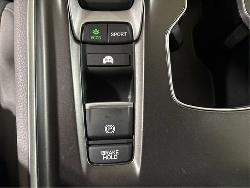 Used 2018 Honda Accord Hybrid image 33