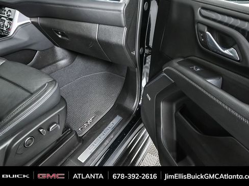 Used 2024 GMC Yukon XL Denali image 26