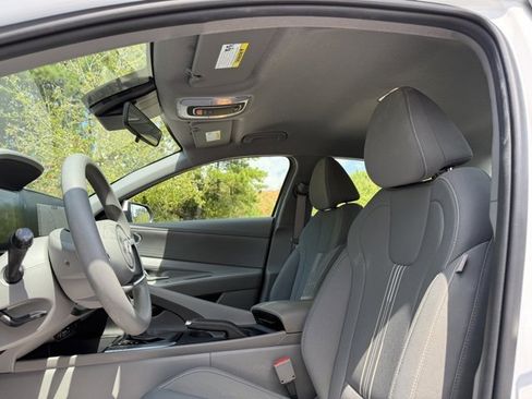 Used 2024 Hyundai Elantra SEL image 23