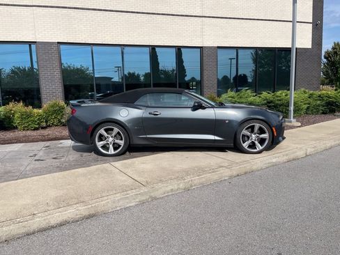 Used 2017 Chevrolet Camaro SS image 3