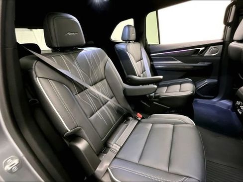 Used 2025 Buick Enclave Avenir w/ Super Cruise Package image 25