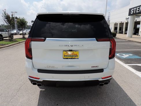 Certified 2025 GMC Yukon XL Denali AWD/4WD image 6