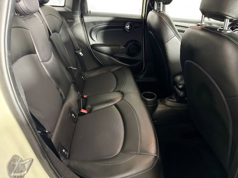 Used 2019 MINI Cooper 4-Door Hardtop image 34