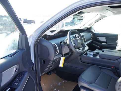 New 2025 Ford Expedition Active image 11