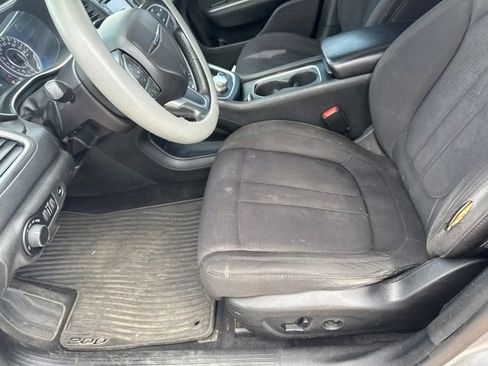 Used 2015 Chrysler 200 Limited w/ Convenience Group FWD image 15