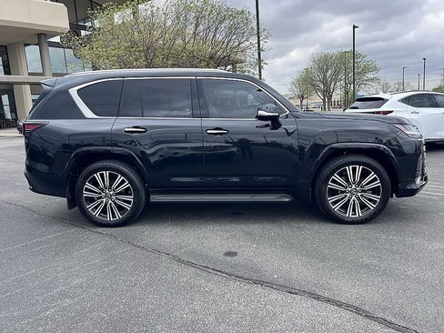 New 2026 Lexus LX 600 4WD w/ Luxury Package image 2