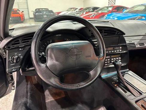 Used 1996 Chevrolet Corvette Coupe RWD image 6