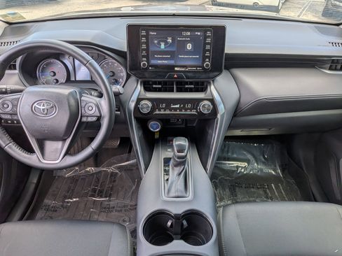 Used 2021 Toyota Venza LE AWD/4WD image 17