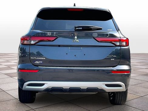 Used 2024 Mitsubishi Outlander SE AWD/4WD image 4
