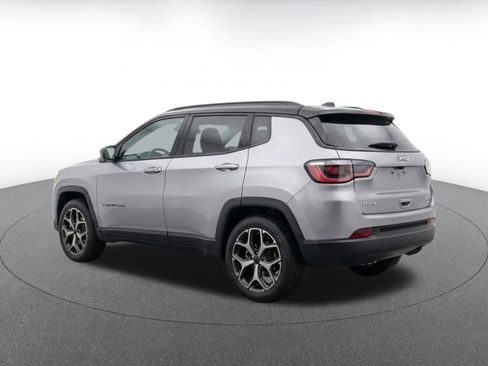 Used 2025 Jeep Compass Limited AWD/4WD image 7