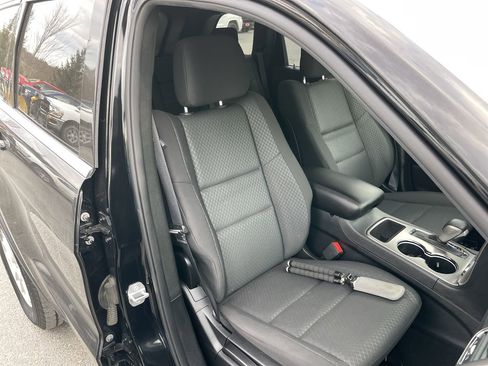 Used 2019 Jeep Grand Cherokee Laredo image 23