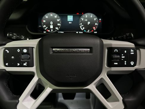 New 2025 Land Rover Defender 130 X-Dynamic SE image 17