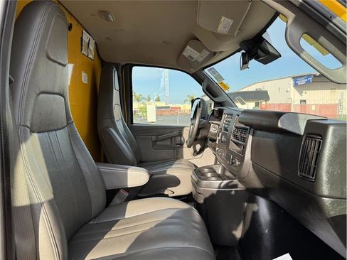 Used 2020 GMC Savana 3500 Extended w/ Driver Convenience Package image 12