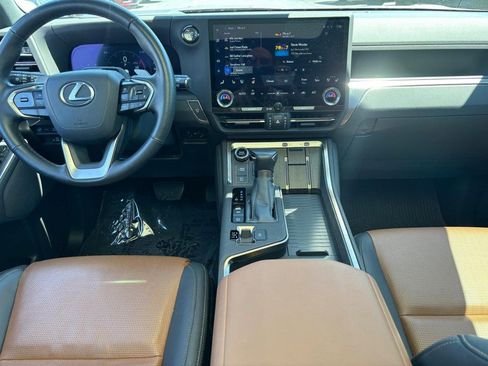 Used 2024 Lexus GX 550 w/ Accessory Package (Z1) AWD/4WD image 15