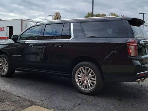 Used 2023 Chevrolet Suburban High Country w/ Premium Package 2 image 6