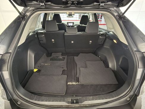 Used 2019 Toyota RAV4 LE image 25